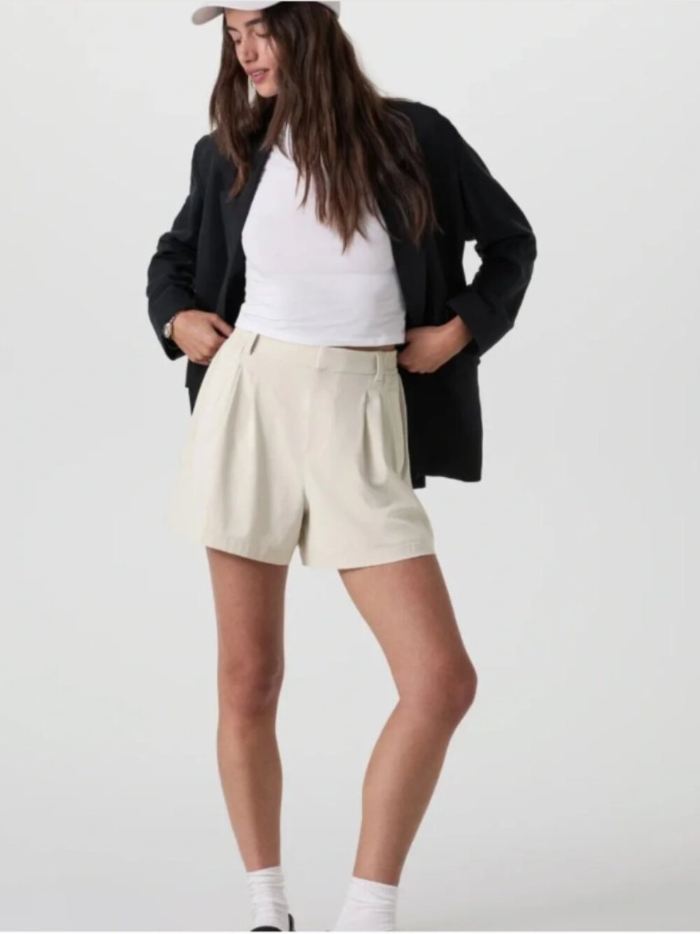 Vuori Villa High Rise Pleated Trouser Short NWT in Mushroom XS